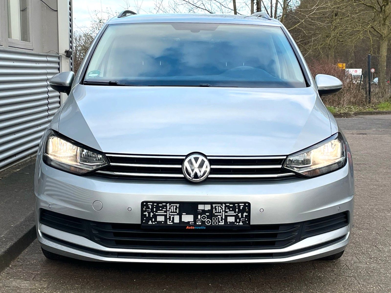 Fahrzeugabbildung Volkswagen Touran 1.5 TSI DSG  NAVI ACC 7-SITZE GANZJ. RFN.