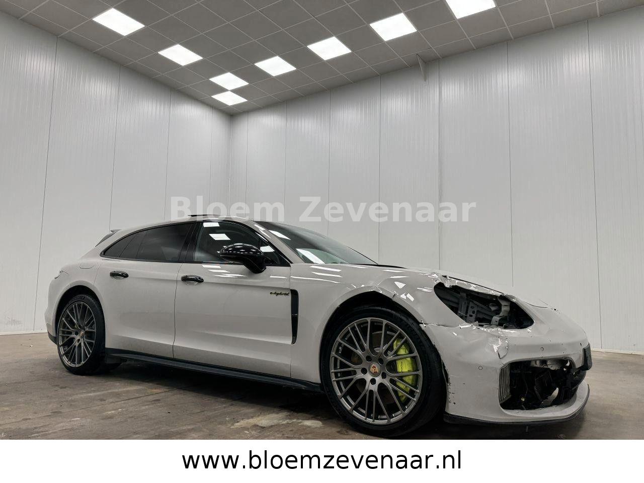 Porsche Panamera Sport Turismo 4 E-Hybrid Platinum Editi