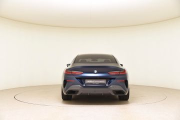 BMW 840