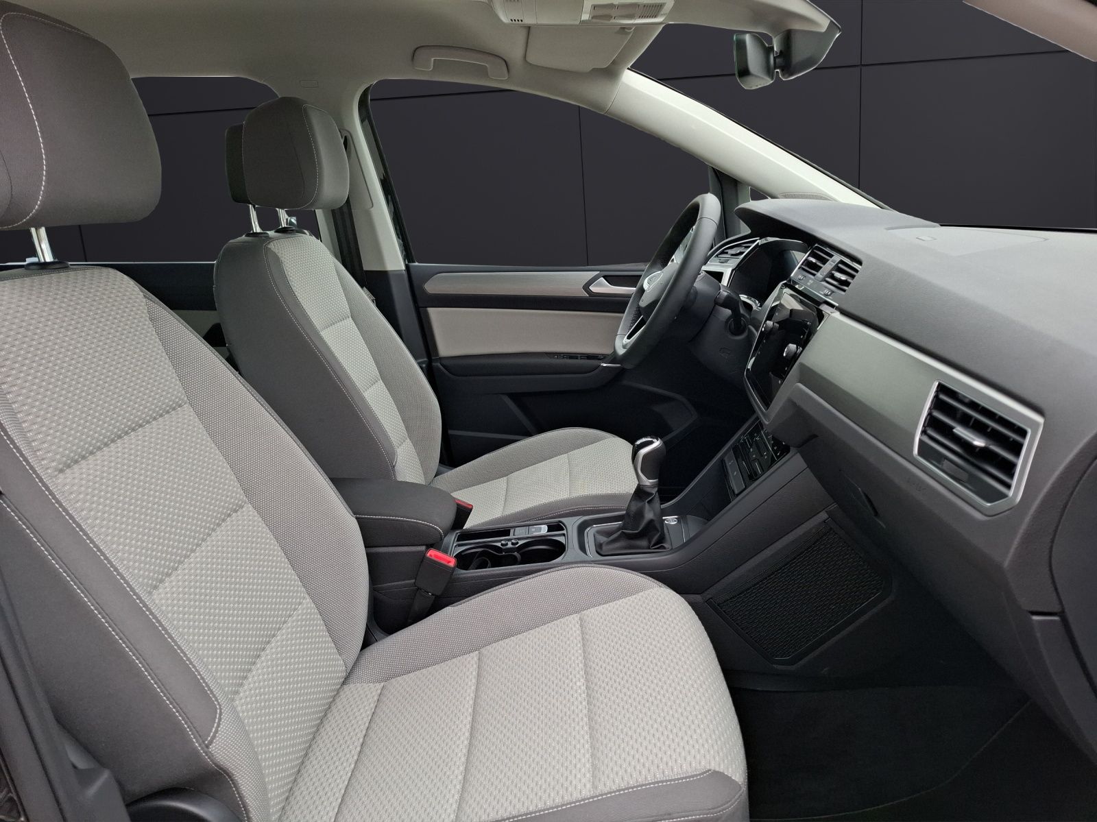 Fahrzeugabbildung Volkswagen Touran TSI Comfortline 7-Si Navi AID ACC PDC SH