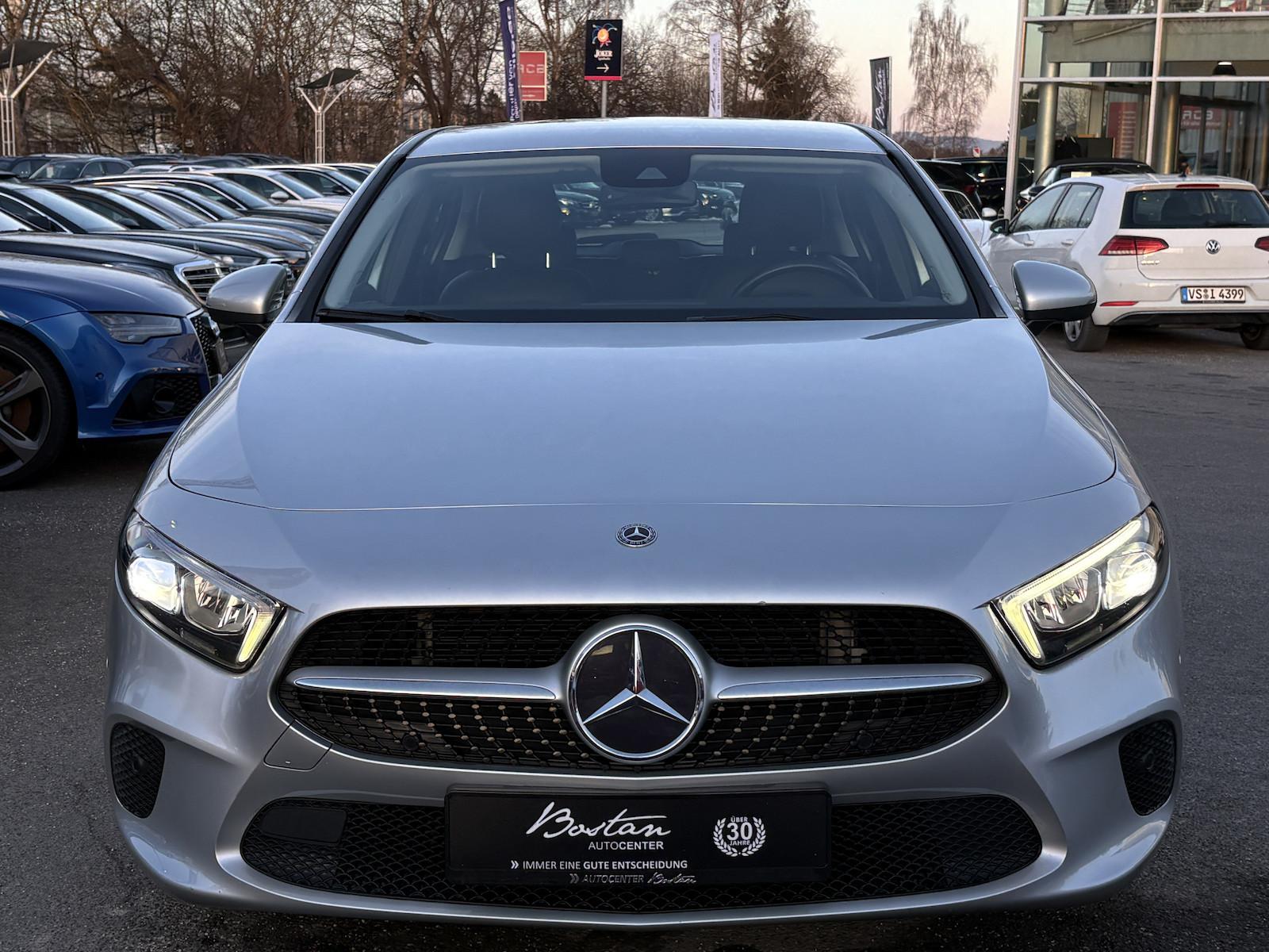 Mercedes-Benz A 250 BUSSINES/NAVIGATION/HIGHPERFORMACE-LED/PDC