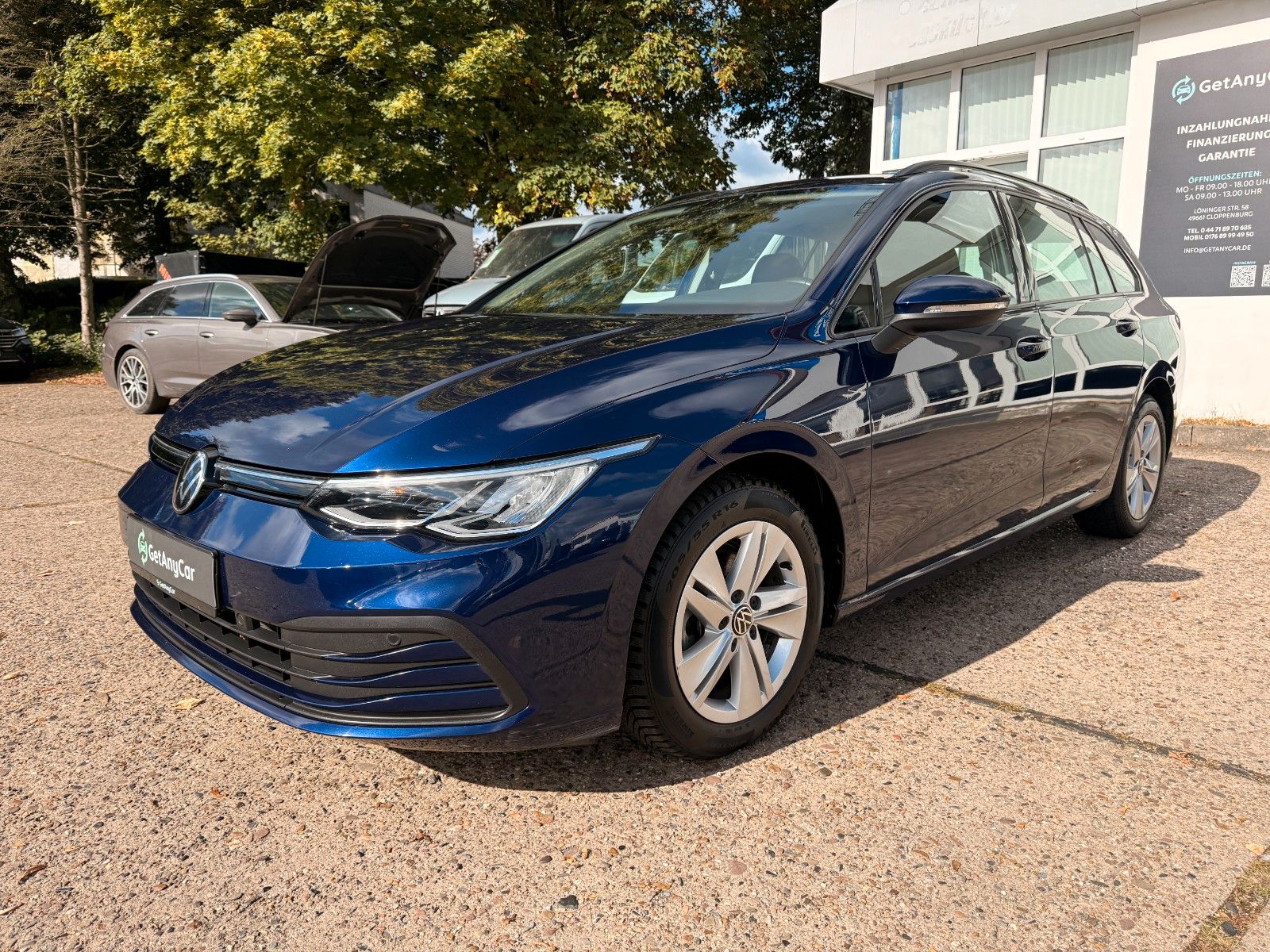 Volkswagen Golf - 1