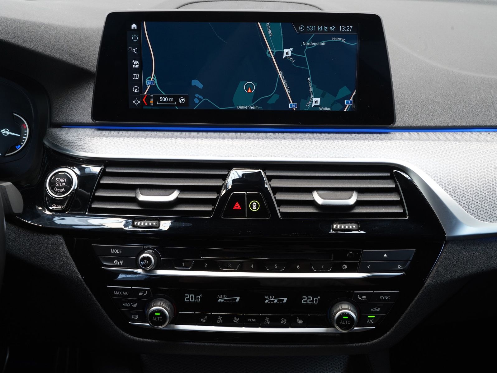 Fahrzeugabbildung BMW 530 i Touring M Sportpaket ACC/FERNPARKEN/AHK