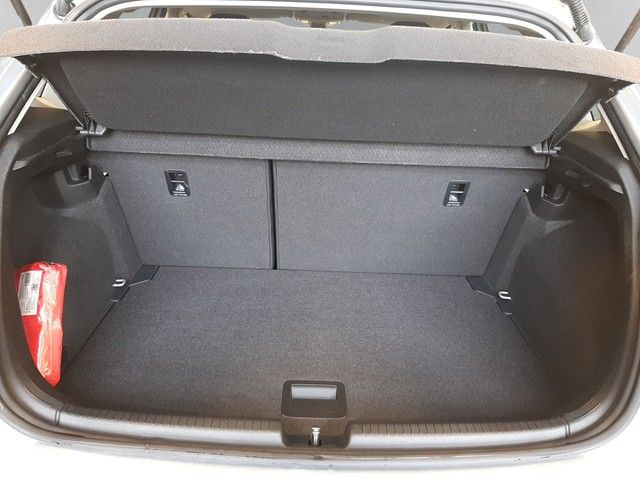 Fahrzeugabbildung Volkswagen Polo VI Life 1.0TSI LED Klima PDC vorn und hint