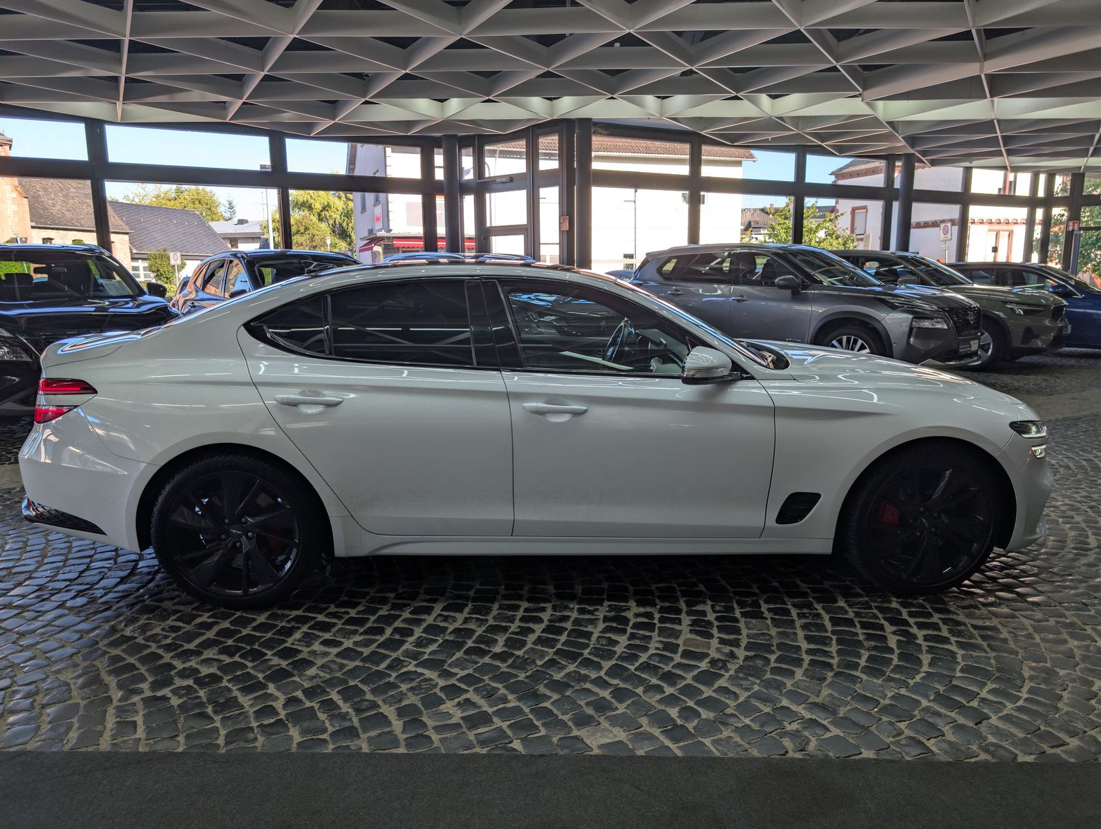 Fahrzeugabbildung Genesis G70 2.0 T-GDI Sport PANO*LEDER*ACC*LED*KAM*19"LM