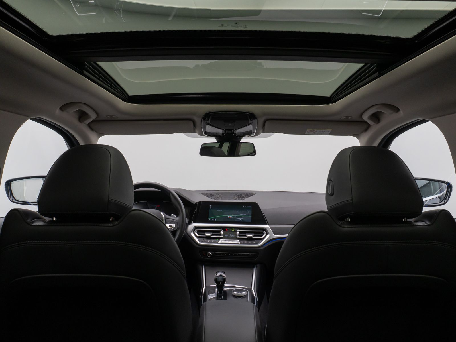 Fahrzeugabbildung BMW 320d SportLine Panorama DAB HiFi Stop&Go Komfort