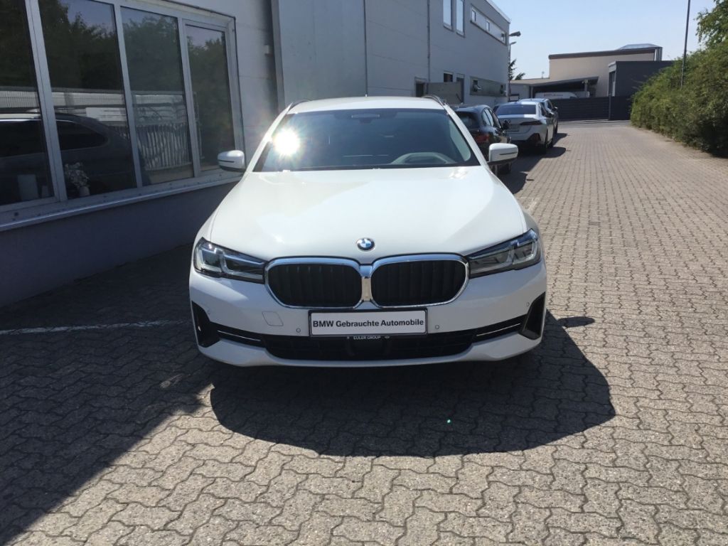 BMW 520 d Touring HUD Luftfederung Navi HarmanKardon imagem 2