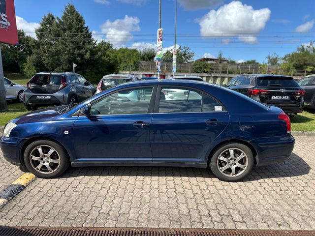 Toyota Avensis 1.8 Liftback