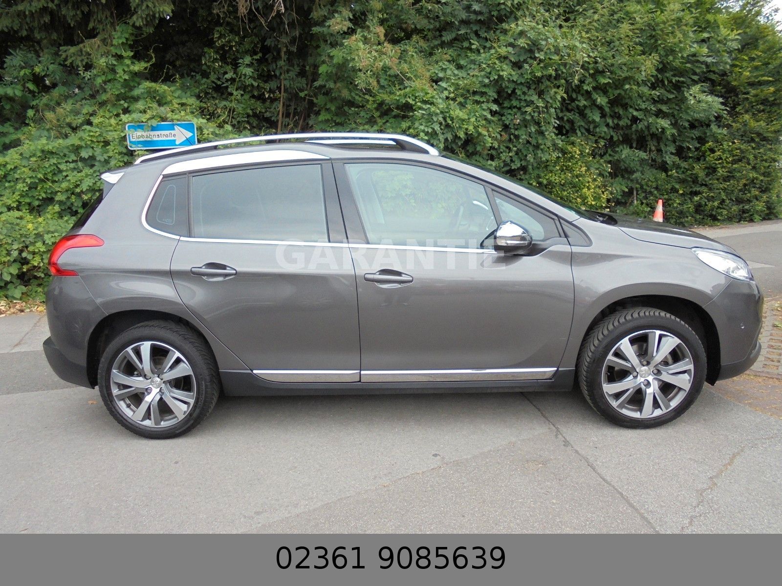 Fahrzeugabbildung Peugeot 2008 Allure Automatik/Panorama/Parktronik/