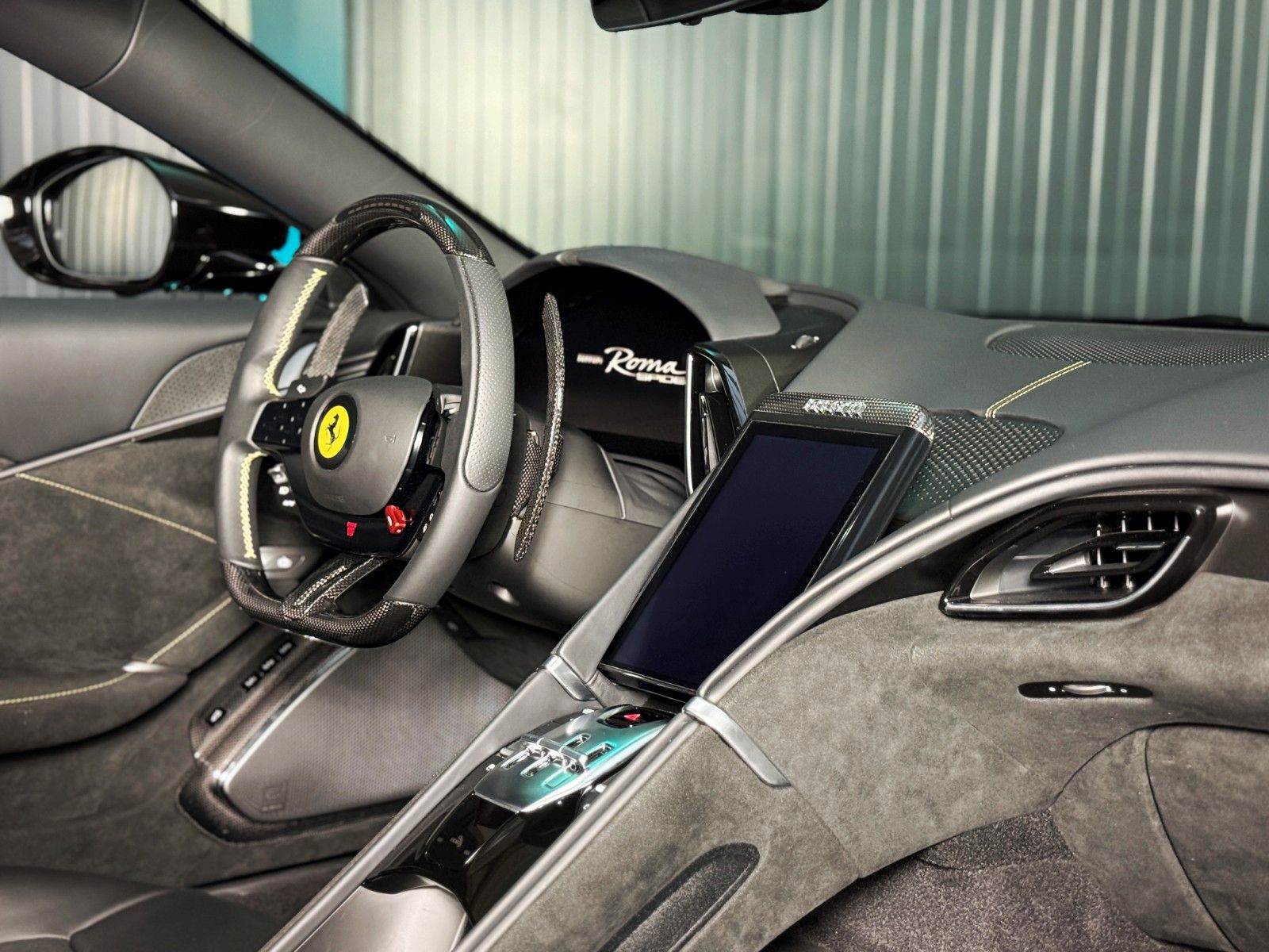 Fahrzeugabbildung Ferrari Roma Spider + Carbon + Daytona + ACC + 360 Grad