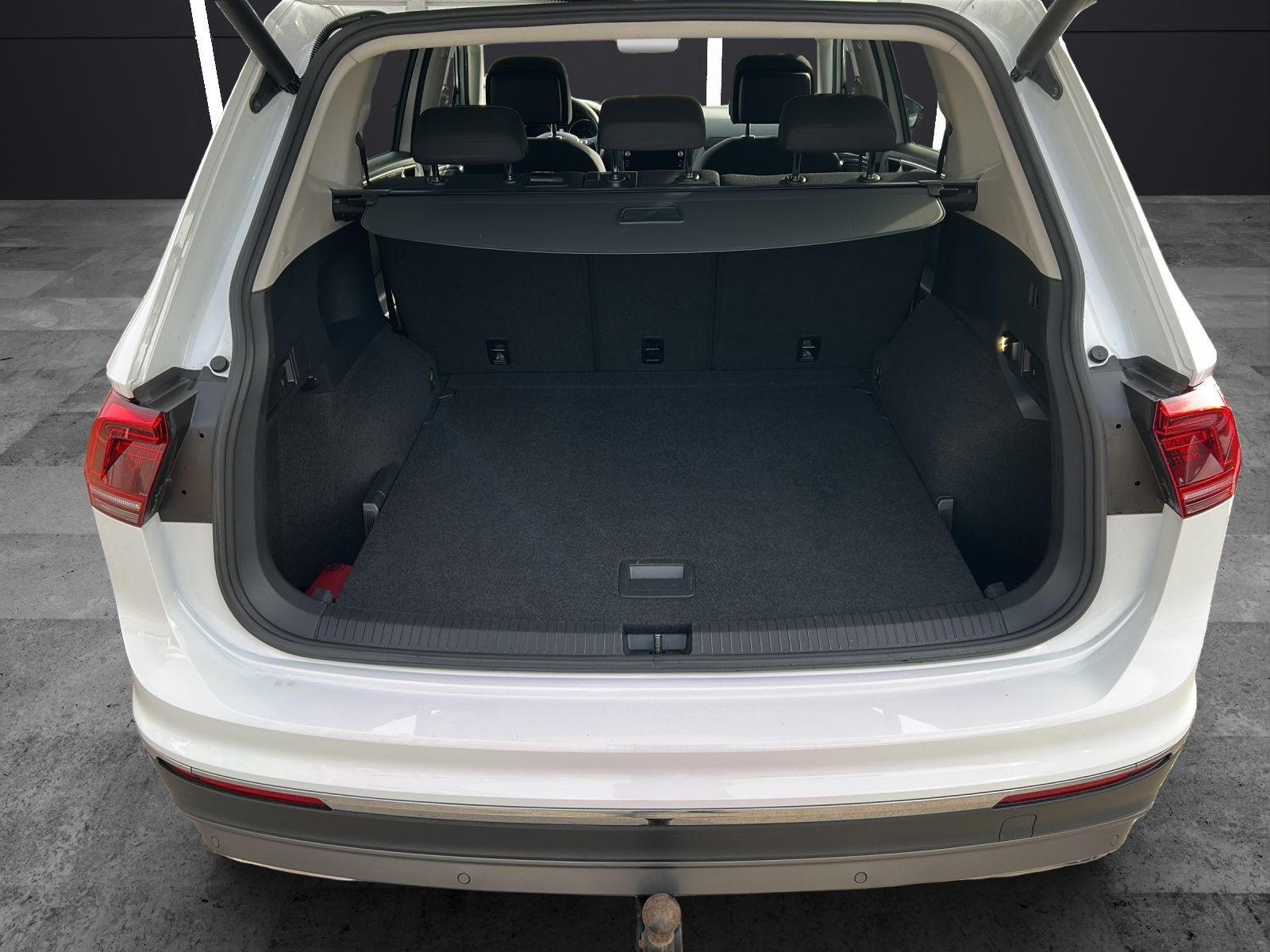 Fahrzeugabbildung Volkswagen Tiguan Allspace Highline 4M TDI DSG LED ACC AHK