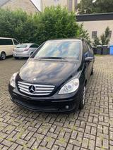 Mercedes-Benz Mercedes Benz B200 wenig gelaufen - Mercedes-Benz B 200 in Bielefeld