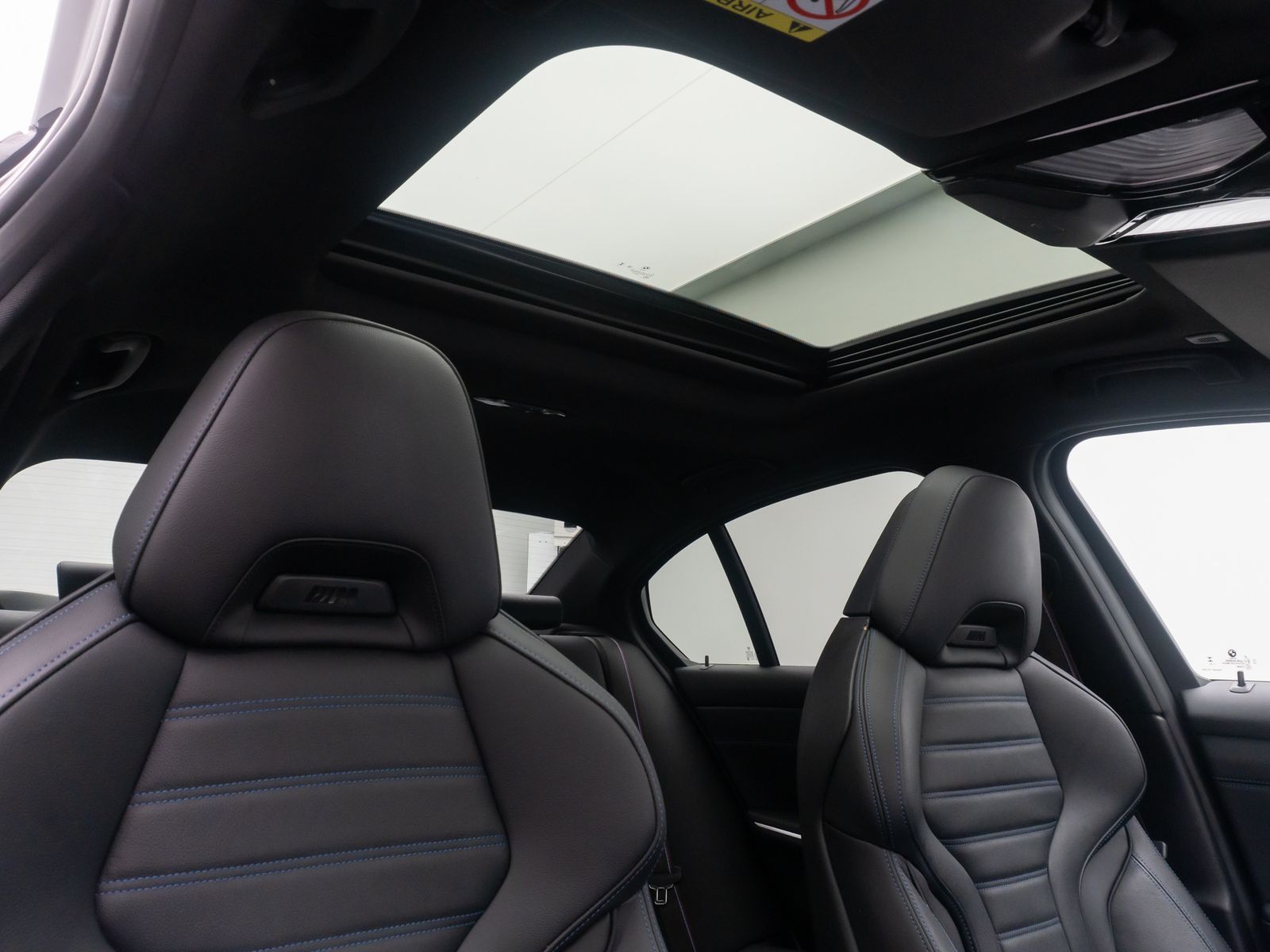 Fahrzeugabbildung BMW M340d xD 360&deg; HUD DAB H/K Alarm AHK Glasdach 19"