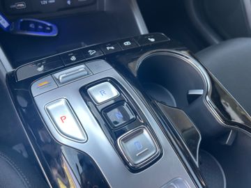 Fahrzeugabbildung Hyundai Tucson TREND Plug-In Hybrid 4WD LED KRELL SOFORT