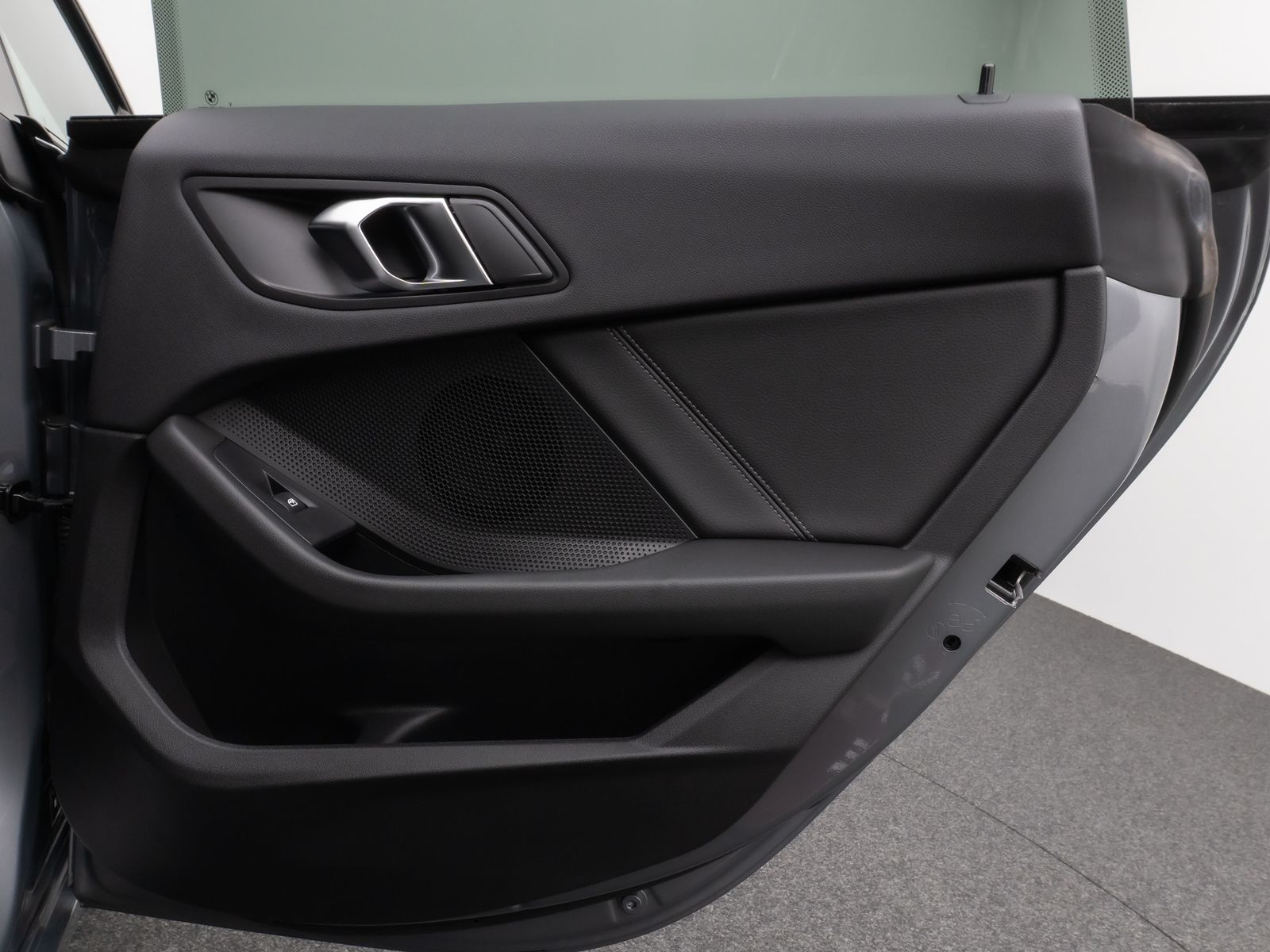 Fahrzeugabbildung BMW 218i Gran Coupé SportLine DAB PDC DrivAssist LED