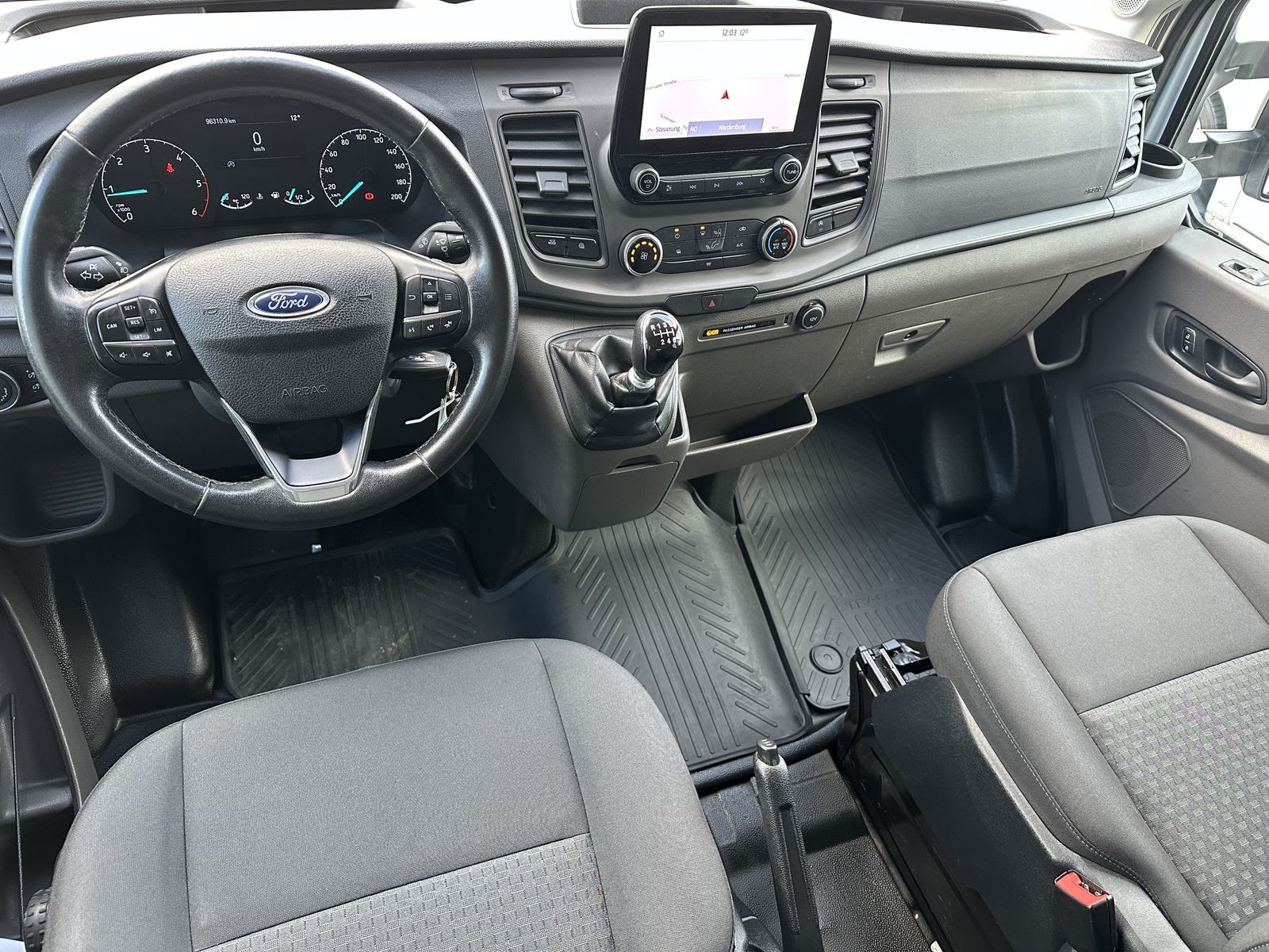 Fahrzeugabbildung Ford Transit 350 L3 DoKa NAV+AHK+CARPLAY+DAB+TEMPOMAT