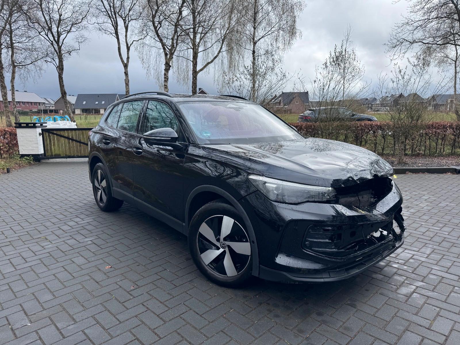 Volkswagen Tiguan 2.0TDI 110kW HUD AHK Camera Harman&Kardon