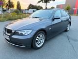 BMW 325i - Grau Metallic - BMW 325 aus 2005: 325i