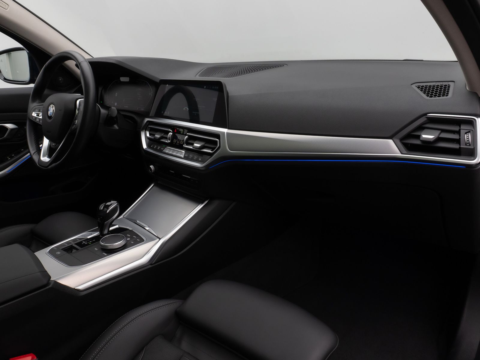 Fahrzeugabbildung BMW 330d xD Sport Line Pano Kamera Laser HUD DAB H/K