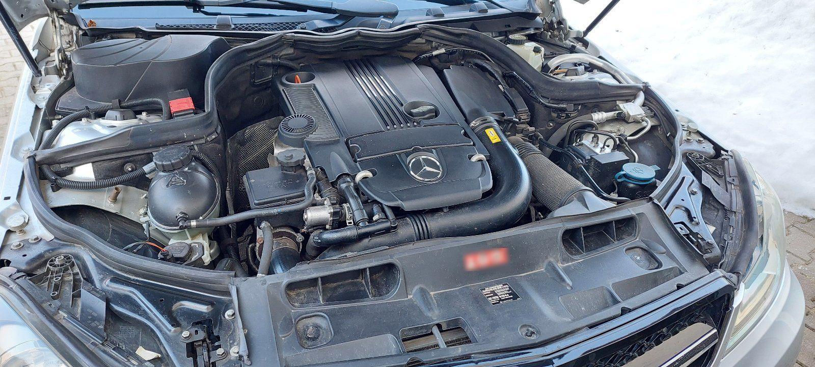 Mercedes-Benz C180 2011 — photo 15