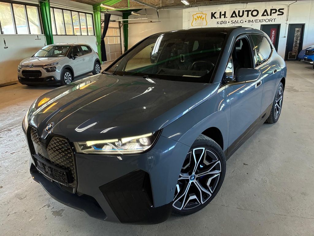 Image of BMW iX