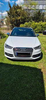 Audi S3 8V 2.0 TFSI S tronic quattro gepflegt - mit Benzin-Antrieb: Kombi, 3.0