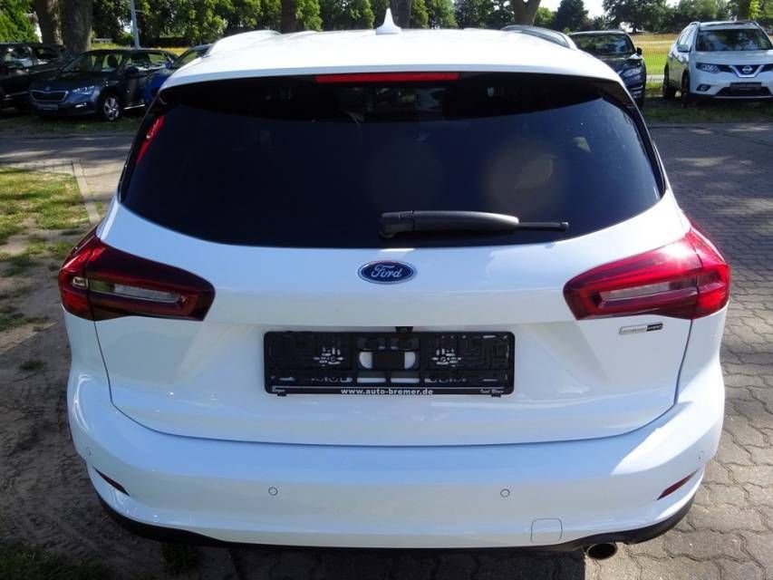 Fahrzeugabbildung Ford Focus Turnier 1.0 EcoBoost Mild-Hybrid Titanium