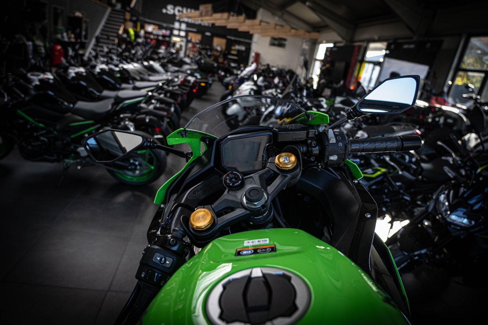 Fahrzeugabbildung Kawasaki ZX 4 RR Supersportler