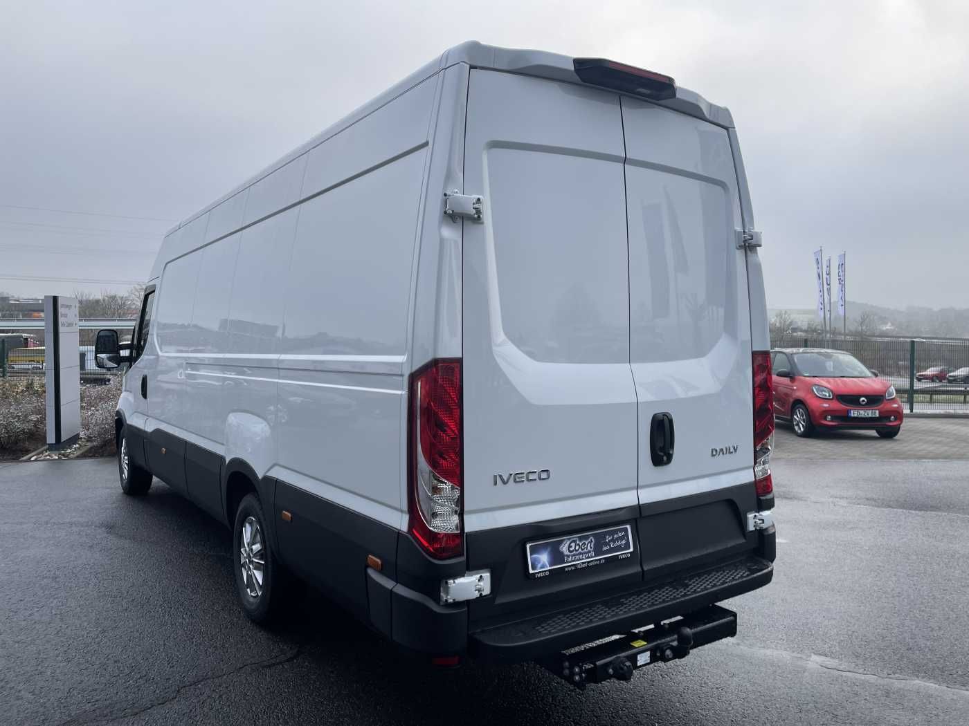 Fahrzeugabbildung Iveco Daily 35S18 A8 3.0L *AHK*Automatik*LED*Standh*