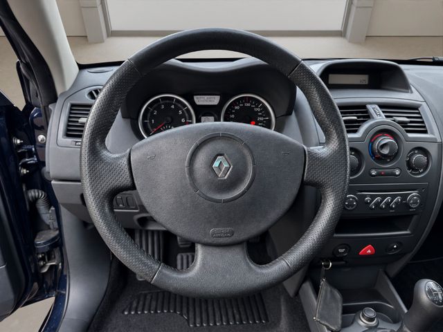 RENAULT Megane II 16V Cabriolet — Bild 10 von 12