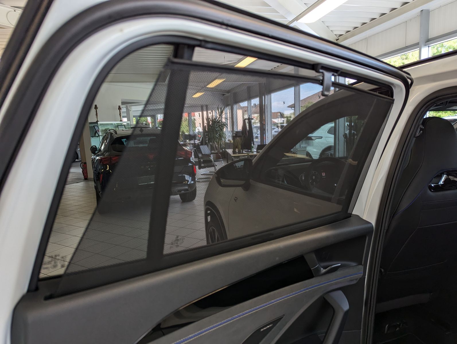 VW Tayron 2.0TDI 4M R-Line Launch Pano Black AHK 20 - Image 29