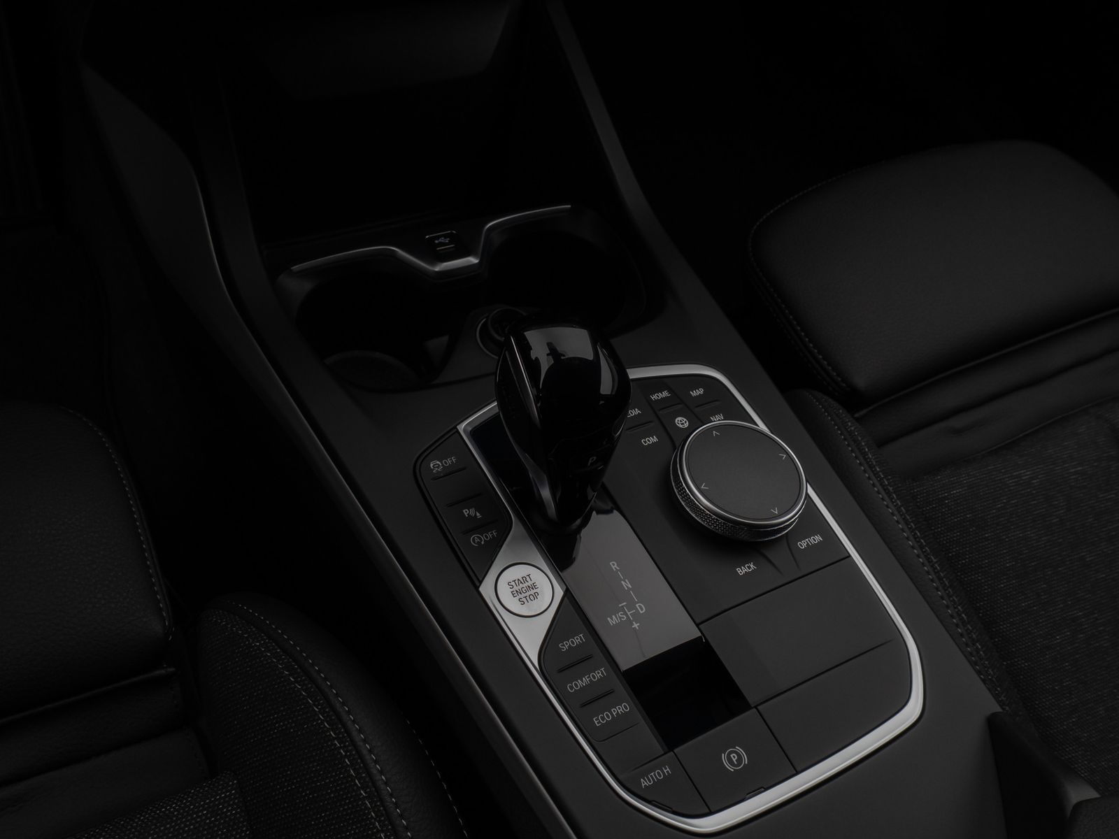 Fahrzeugabbildung BMW 118i DAB WLAN PDC Geschwindigkeitsreg Sport LED