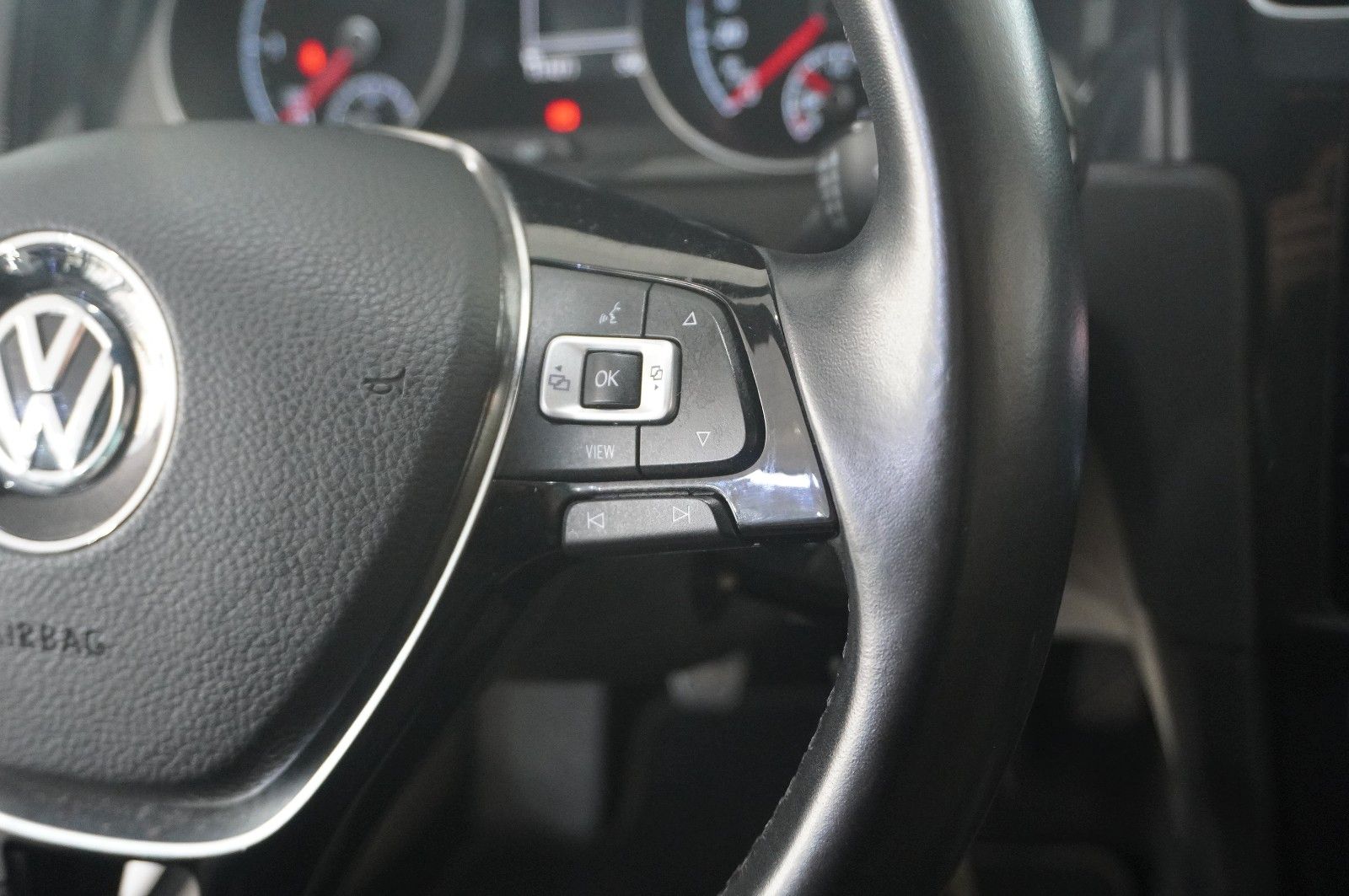 Fahrzeugabbildung Volkswagen Golf VII Vari. 1.6 TDI COMFORTL. NAVI/LED/KAMERA