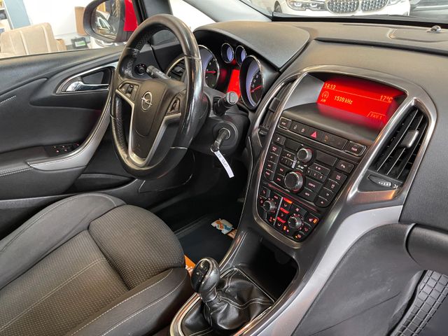 MYAUTOCENTER – Gebraucht- und Jahreswagen mit Werkstattservice in Pfaffenhofen Opel Astra J Lim. 5-trg. Cosmo *Klima*PDC*Tempomat*