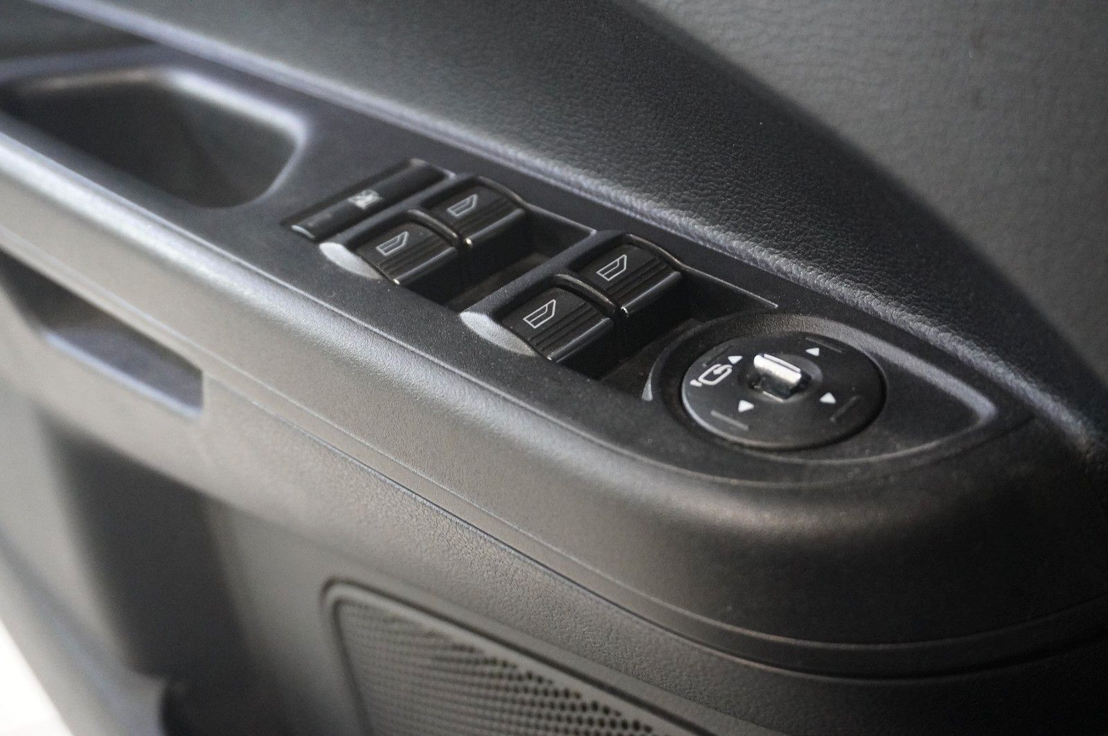 Fahrzeugabbildung Ford B-Max 1.0 TREND KLIMA/SHZ/PDC/NEBEL/WINTER/USB