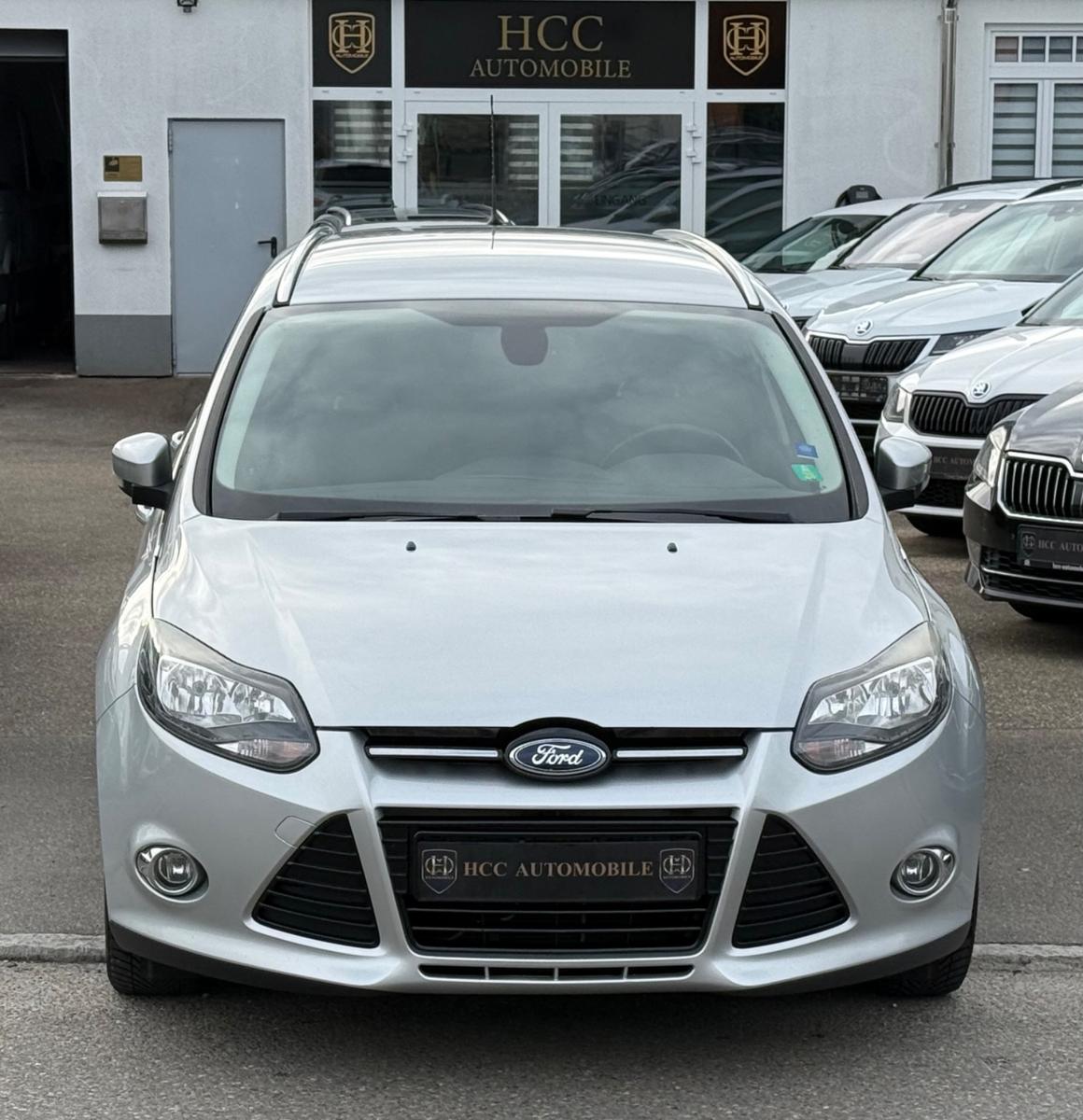 Ford Focus Turnier Titanium-NAVI-SHZ-AUTOMATIK-KAMERA