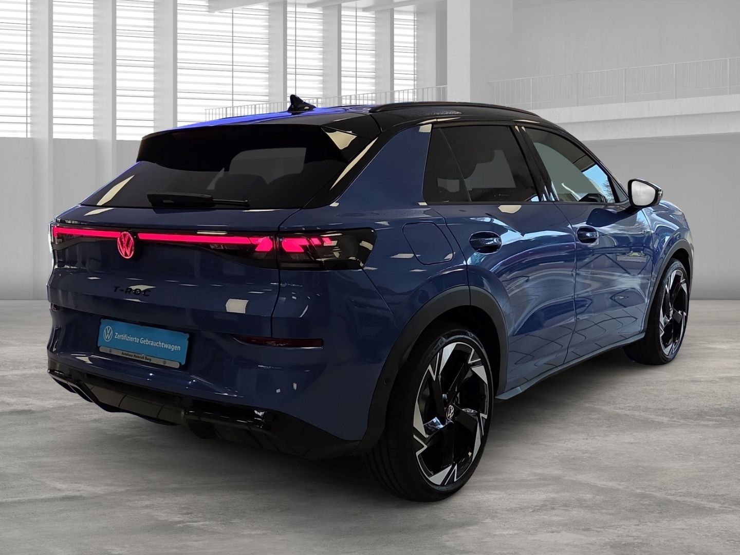 Volkswagen T-Roc R-Line 1.5 eTSI DSG HUD Navi Digitales Coc foto 3