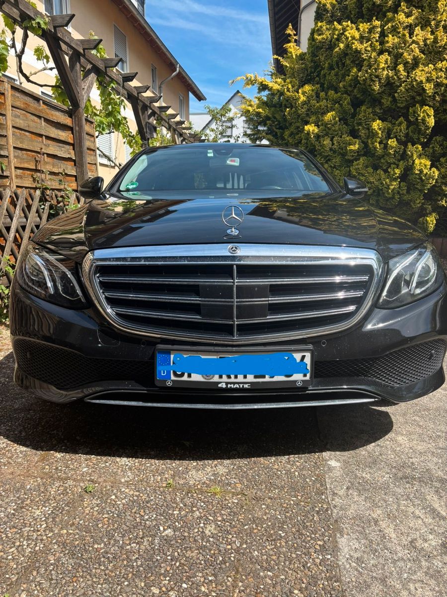 MERCEDES-BENZ E 220 d 4MATIC Autom. -