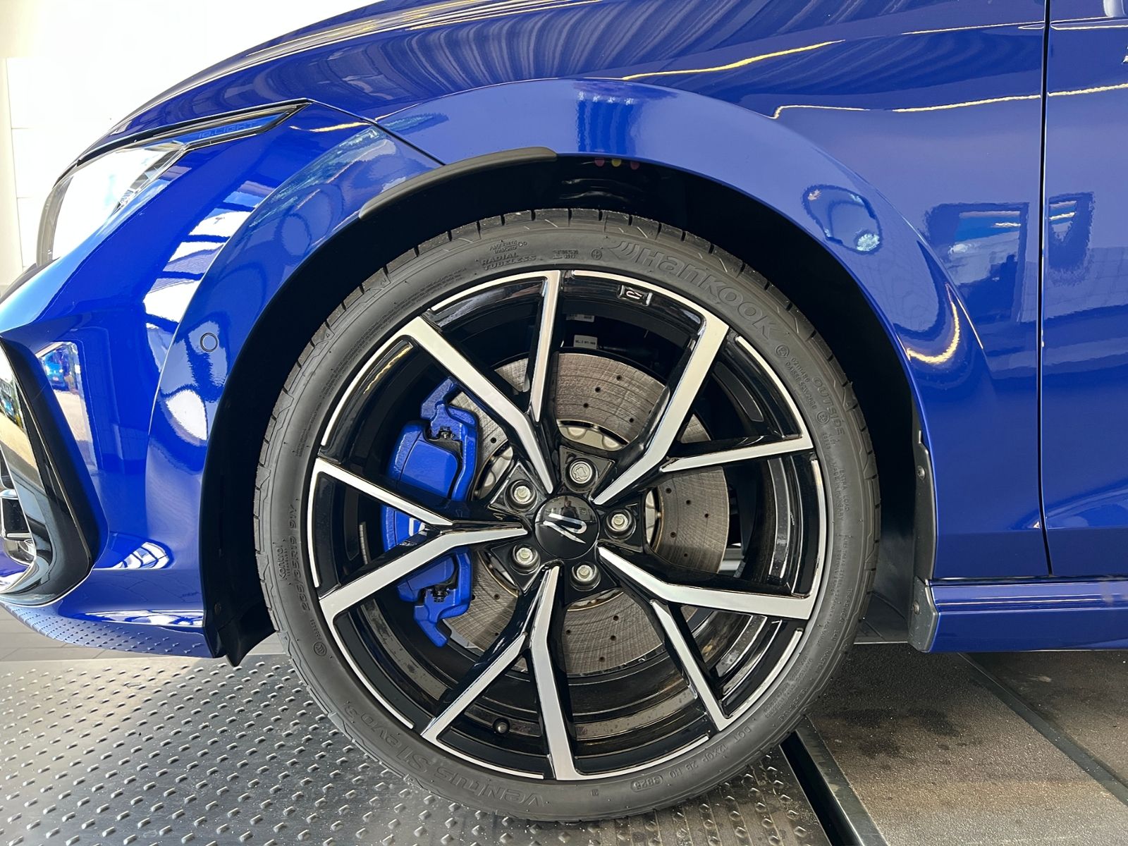 Fahrzeugabbildung Volkswagen Golf R 2.0 TSI DSG 4MOTION *R-Performance,Pano,H