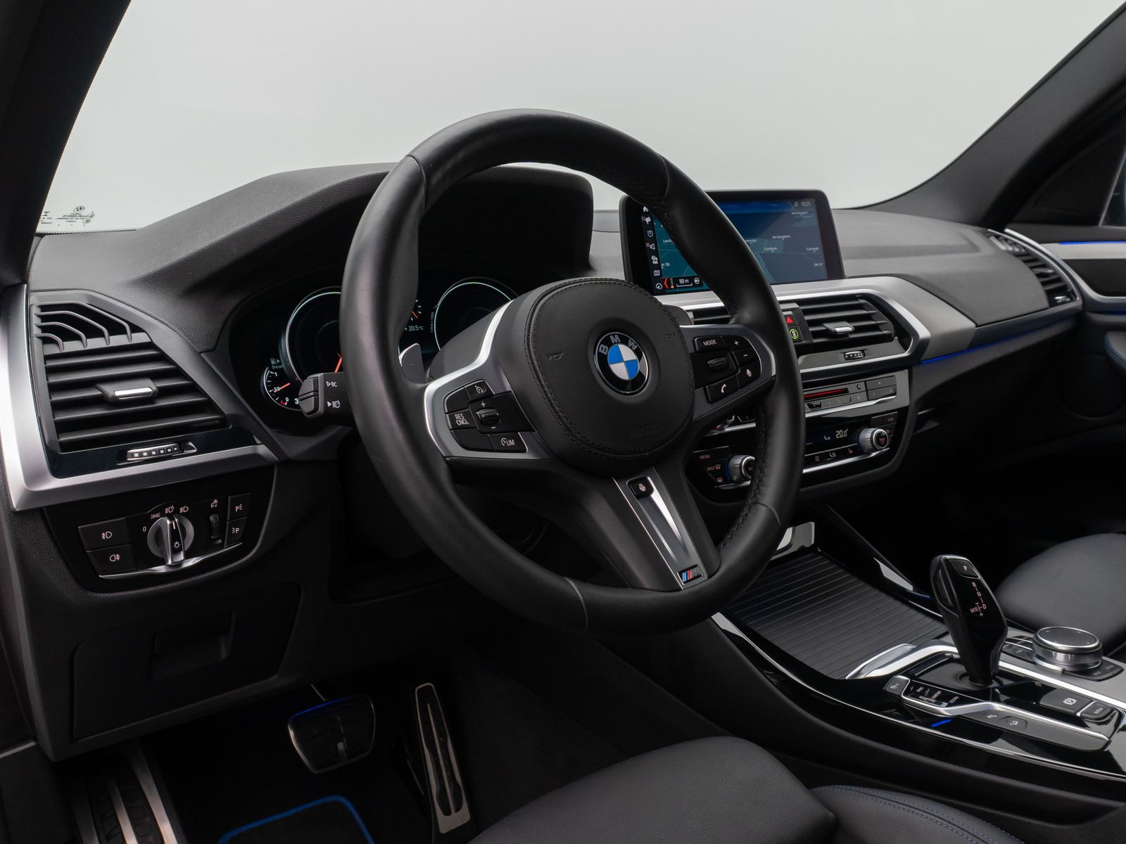Fahrzeugabbildung BMW X3 xD20d M Sport HUD DisplKey DAB Alarm HiFi 20"