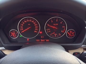 BMW 318 d Touring xDrive Luxury Line*LED*NAVI*PDC