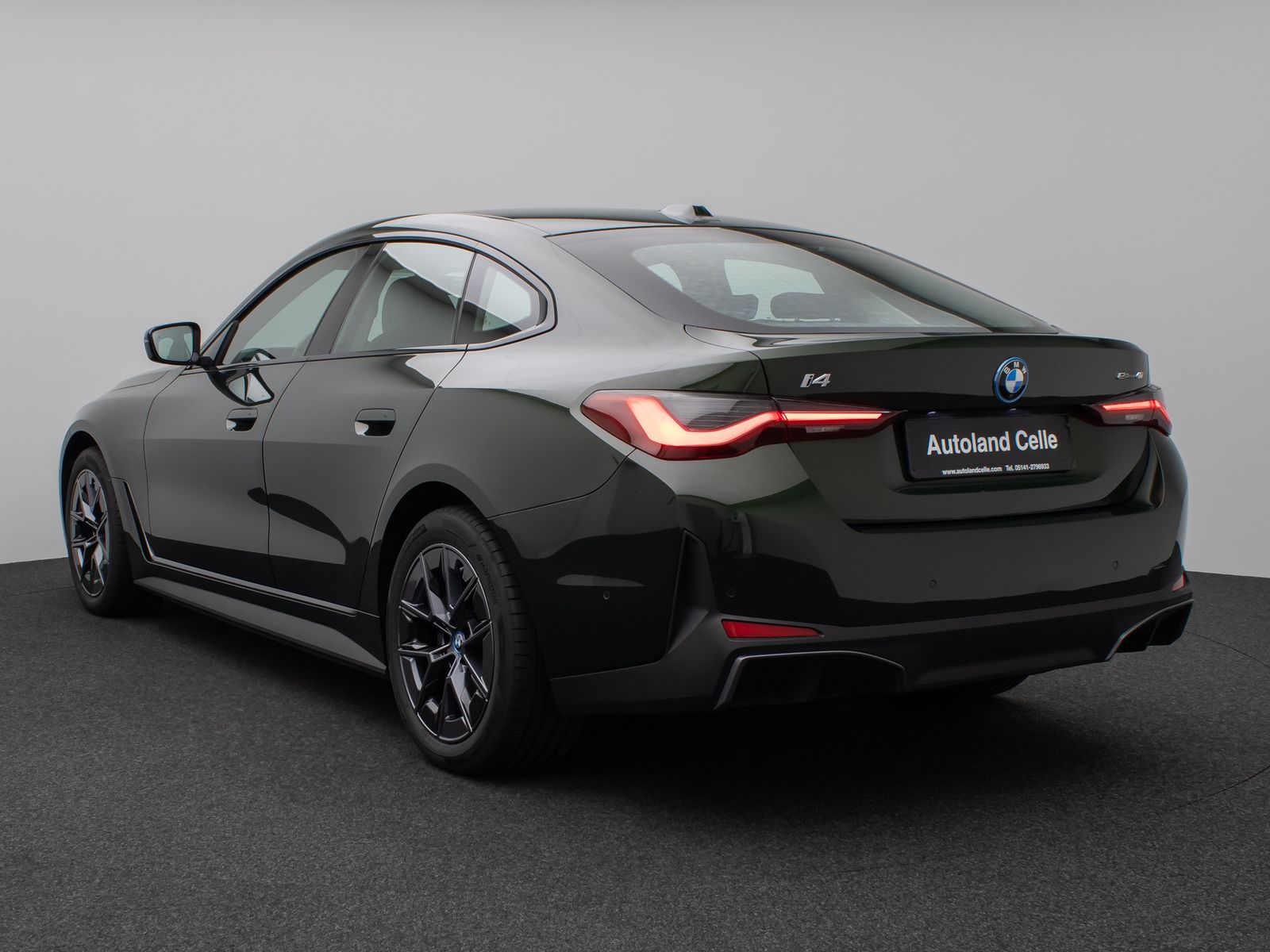 Fahrzeugabbildung BMW i4 eD40 Gran Coupè Kamera DAB HUD Alarm Komfort