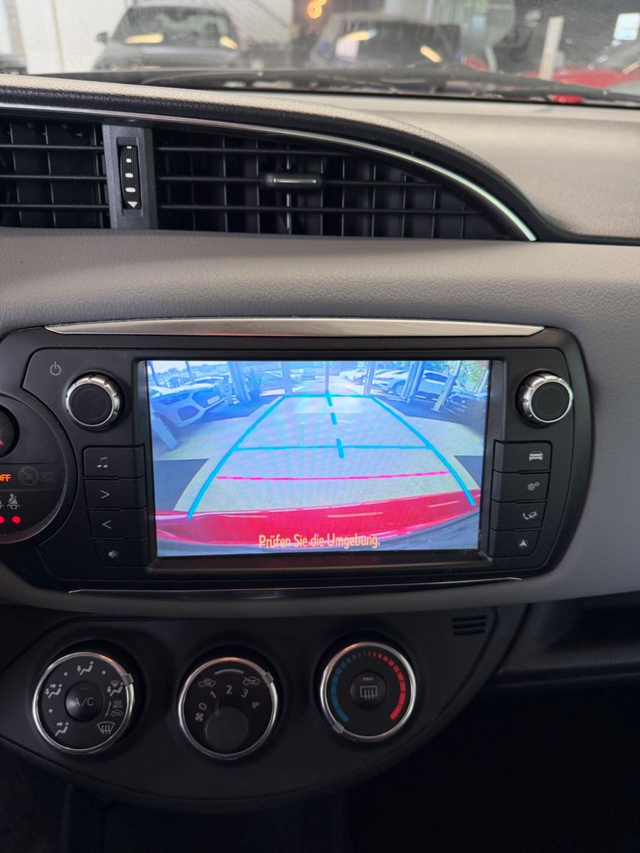 Fahrzeugabbildung Toyota Yaris *Rückfahrkamera*