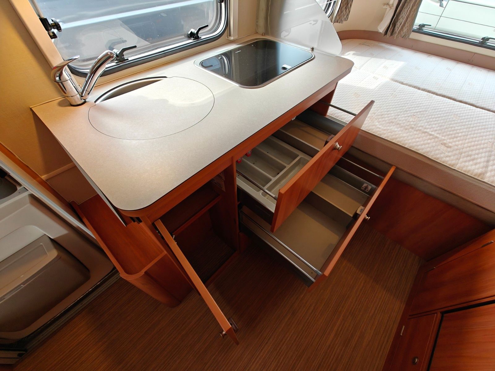 Fahrzeugabbildung HYMER / ERIBA / HYMERCAR Touring Troll 535 GT - Autark, Combi 4, TV -