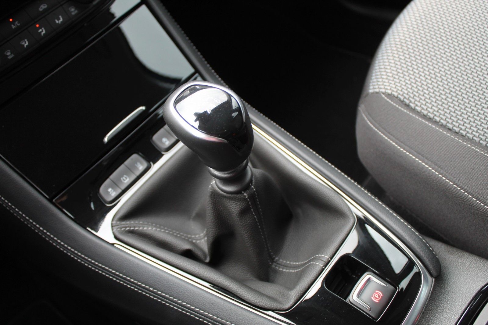 Fahrzeugabbildung Opel Grandland X Edition PDC*Kamera*Met.*Allw.*Nebel