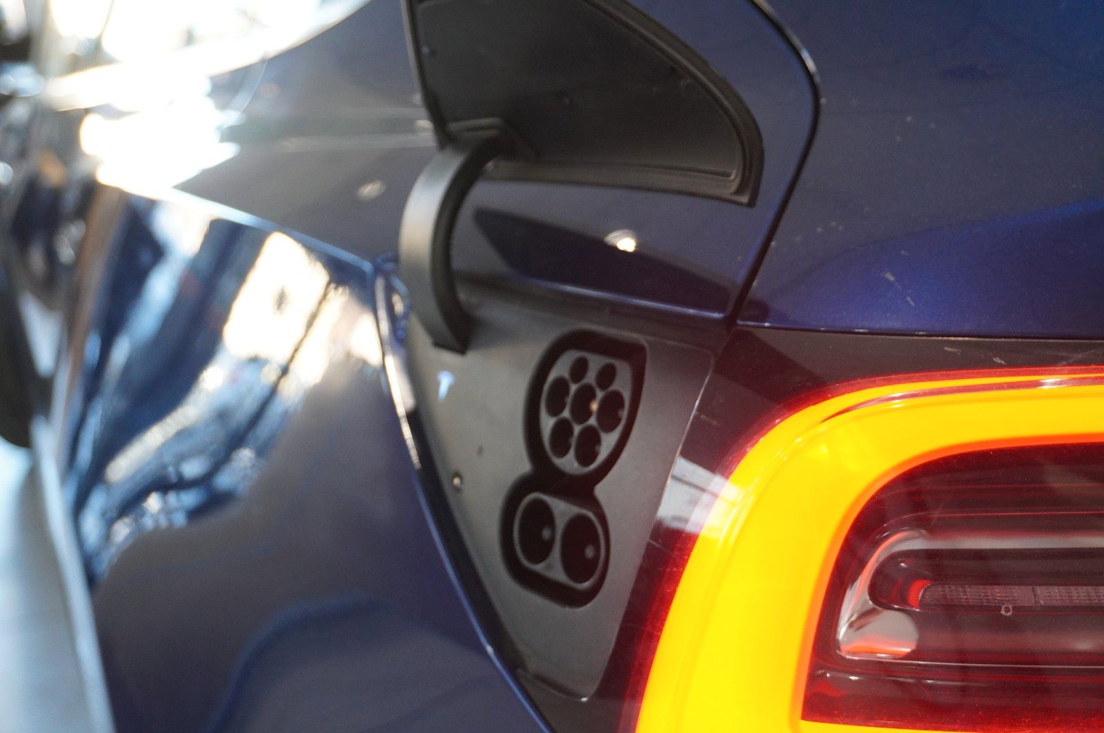 Fahrzeugabbildung Tesla Model 3 PERFORMANCE DUAL-MOTOR NAVI/LED/KAMERA