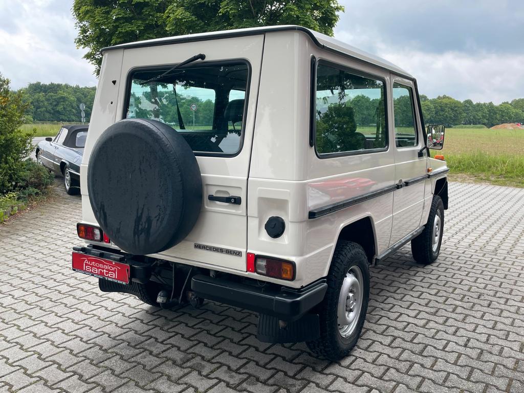 Mercedes-Benz G 230