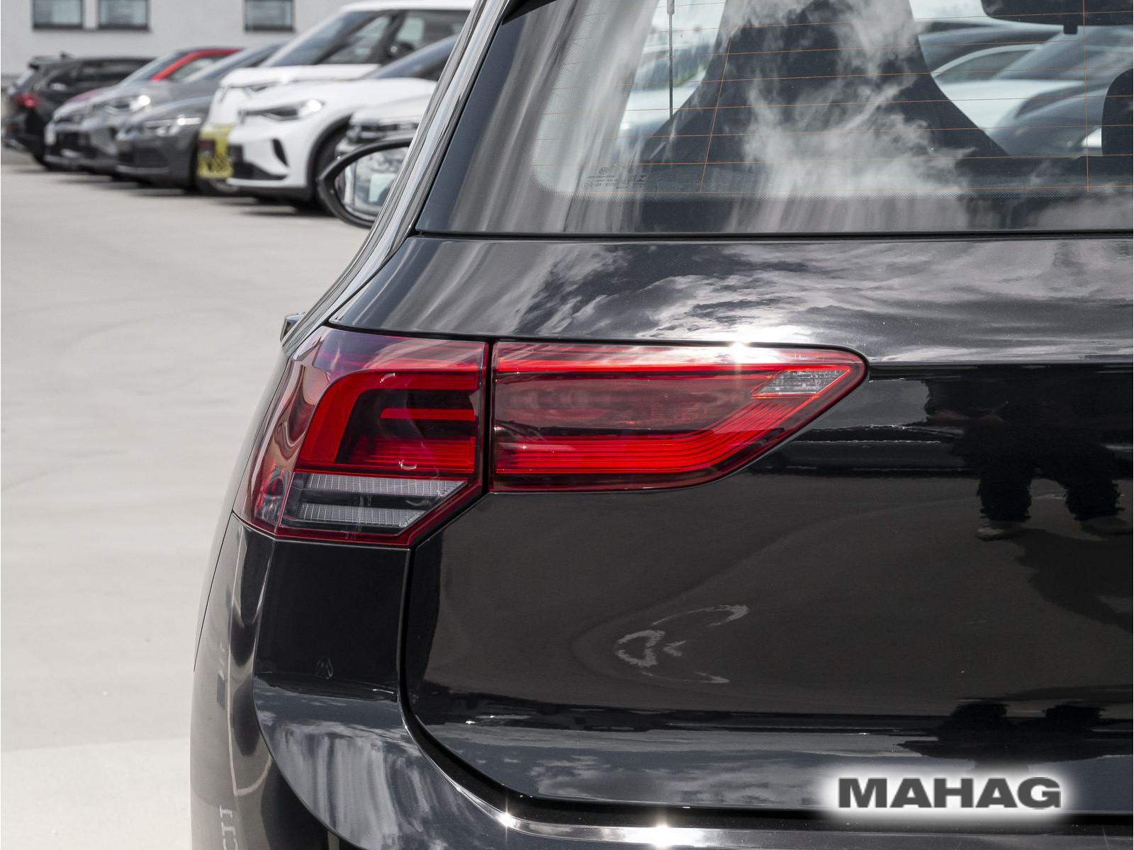 Volkswagen Golf VIII R-Line 1.5 eTSI ACC LED Navi ParkPilot, миниатюра 8