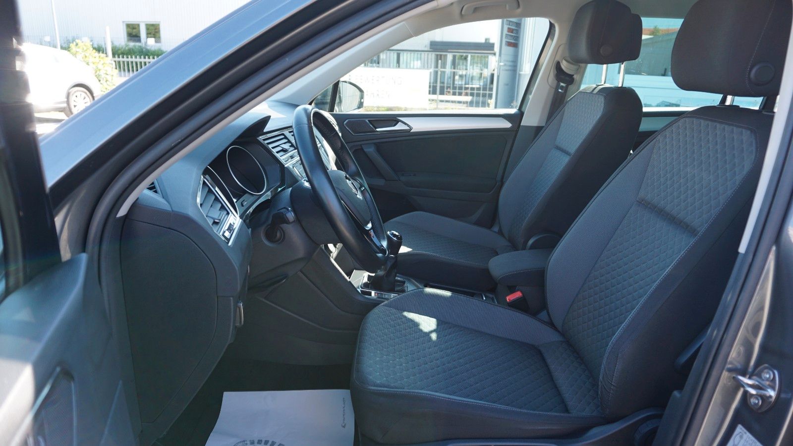 Fahrzeugabbildung Volkswagen Tiguan Comfortline BMT, LED,Navi,PDC, AHK el.