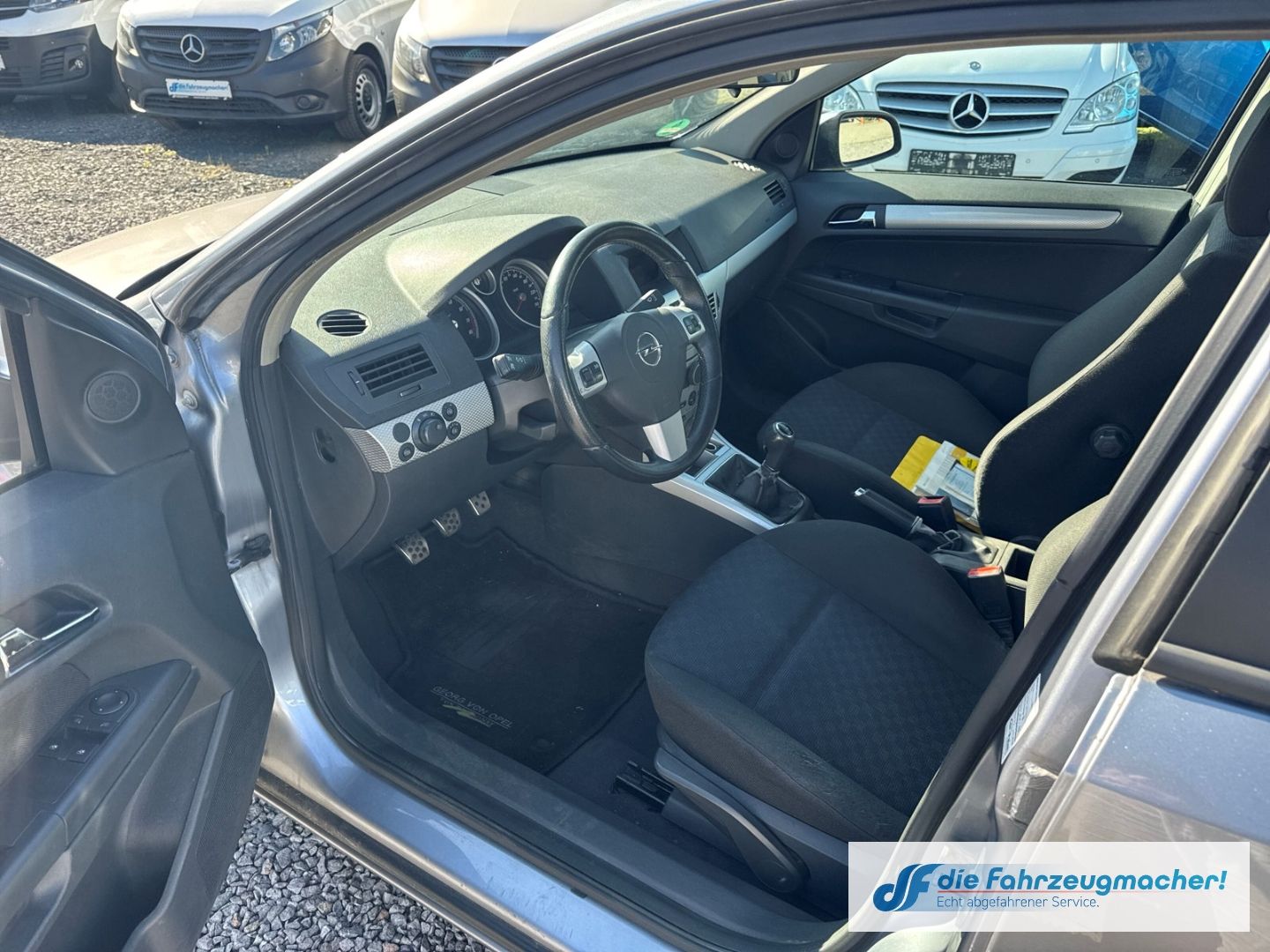 Fahrzeugabbildung Opel Astra H Sport Temp PDC HÄNDLER AUTO Alu Sportfah